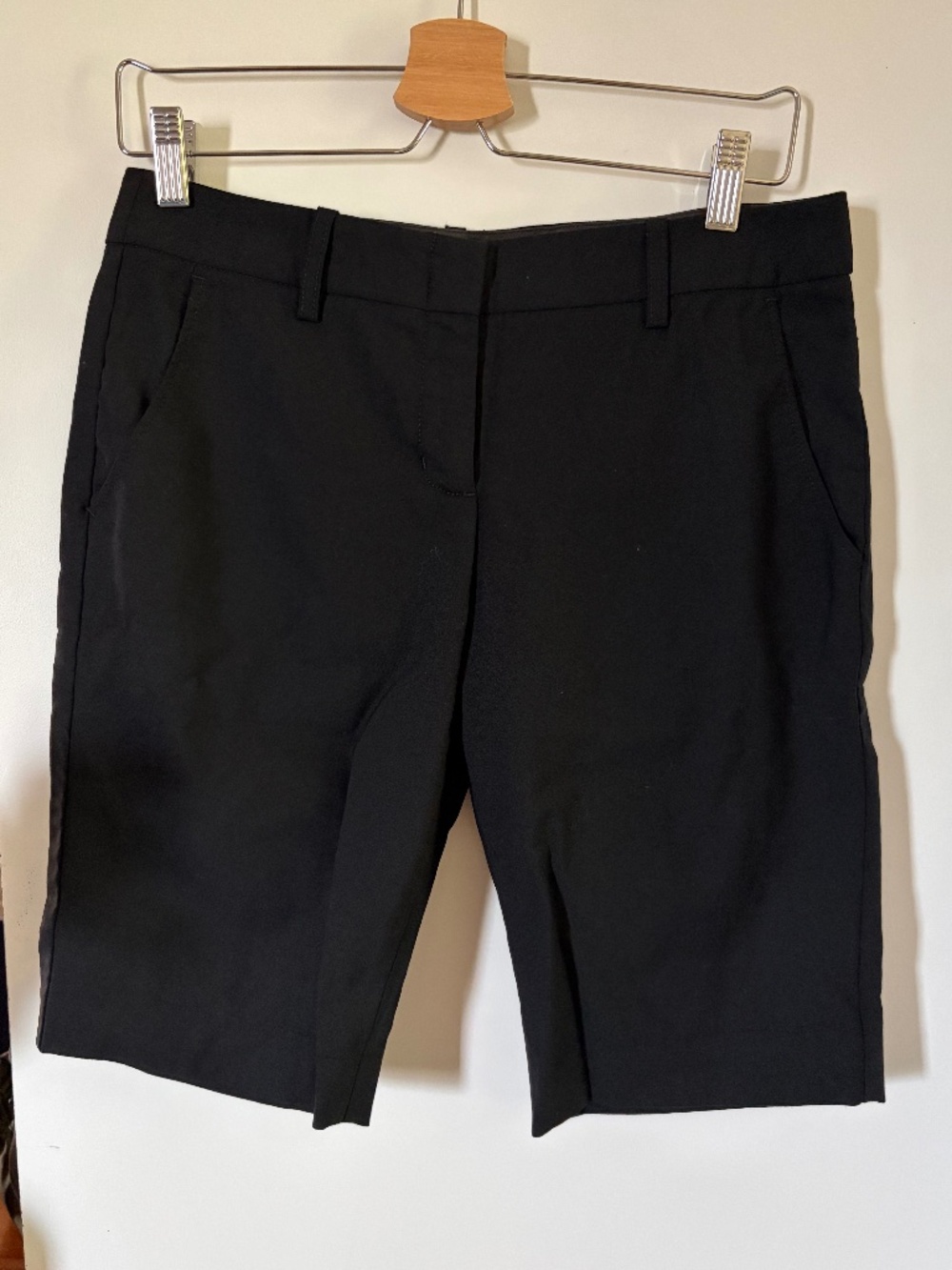 BCBGMAXAZRIA Black Tailored Trouser Shorts Career Office Classic Size 4
